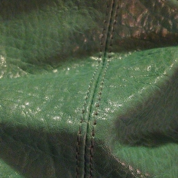 Mondani faux leather Green handbag - Picture 2 of 4